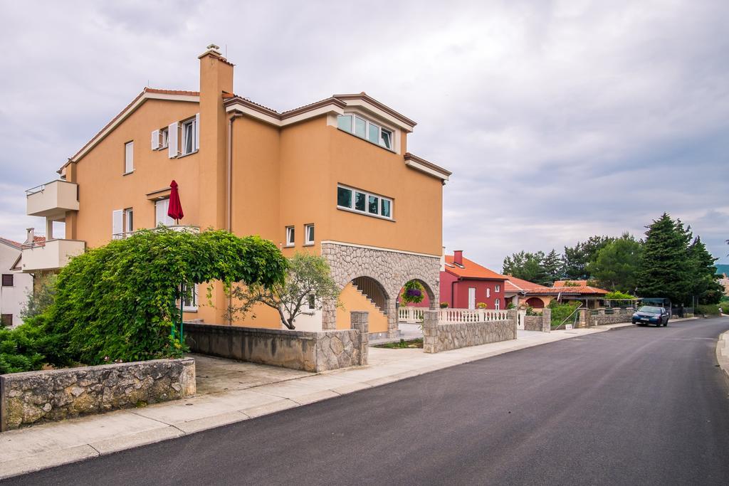 Apartments Vall Krk Town Bagian luar foto