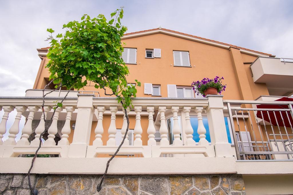 Apartments Vall Krk Town Bagian luar foto