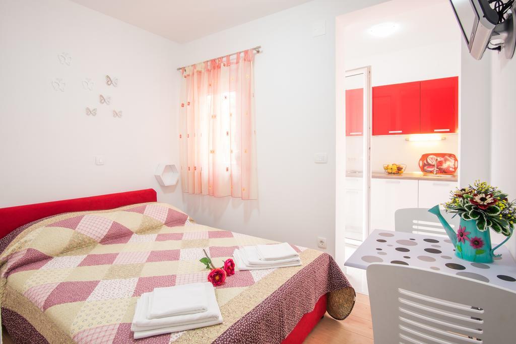 Apartments Vall Krk Town Bagian luar foto
