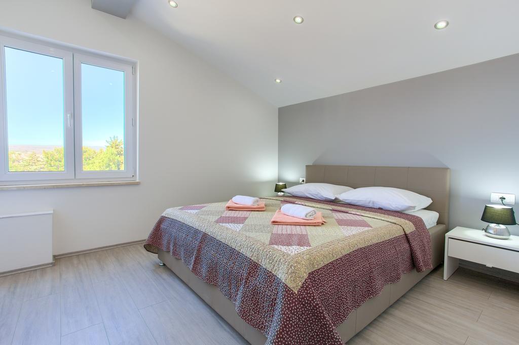 Apartments Vall Krk Town Bagian luar foto