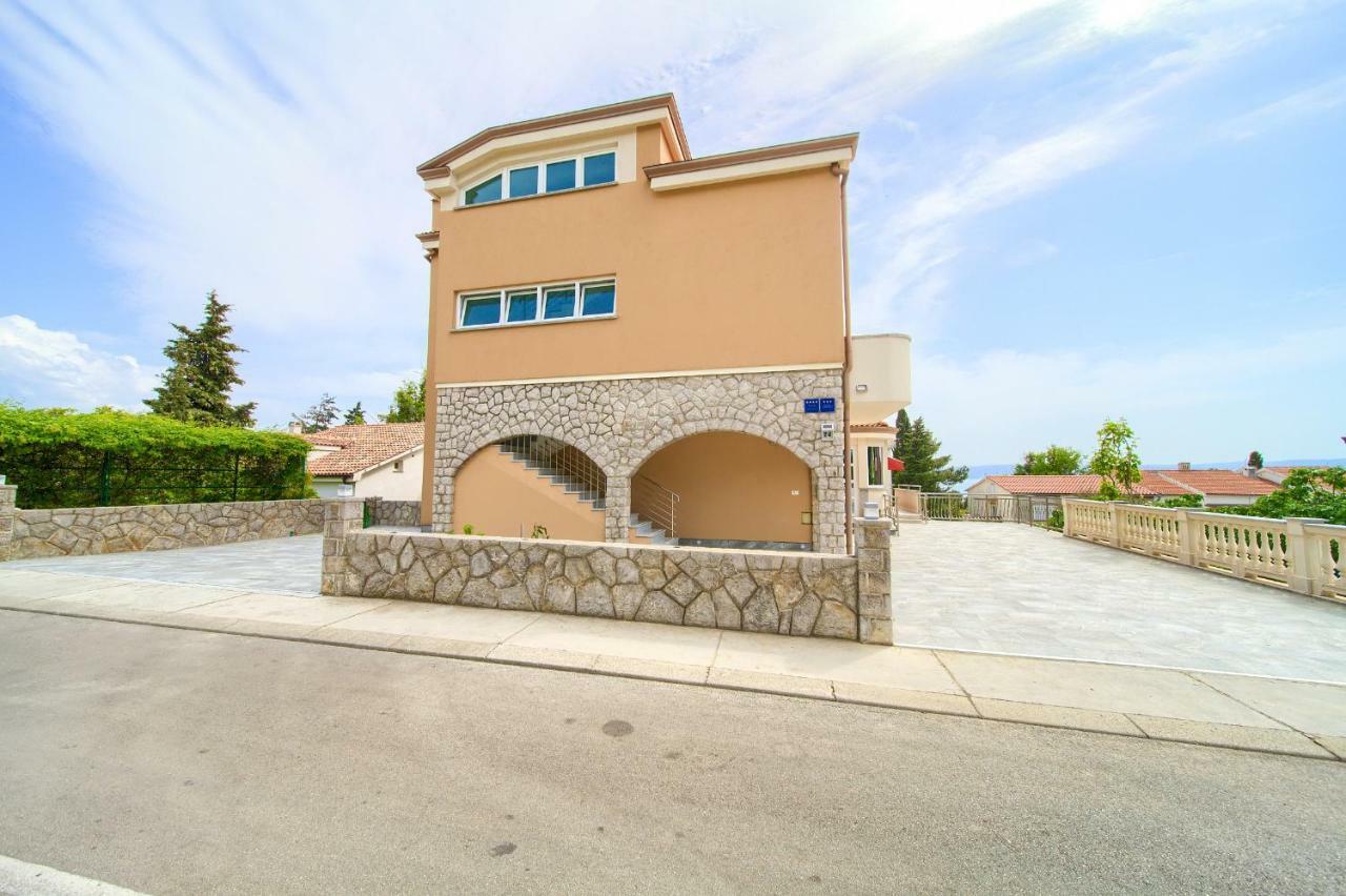 Apartments Vall Krk Town Bagian luar foto