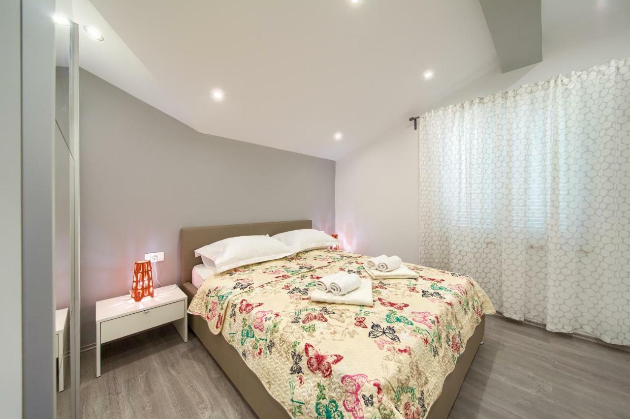 Apartments Vall Krk Town Bagian luar foto